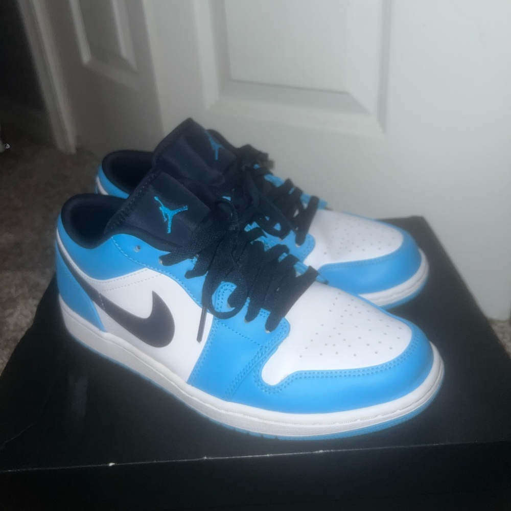 Jordan 1 Low “ UNC”